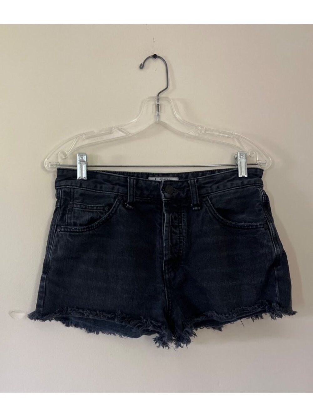 Free People Womens Size 26 Black Mid-Rise Demin Shorts Fringe Pockets Distressed